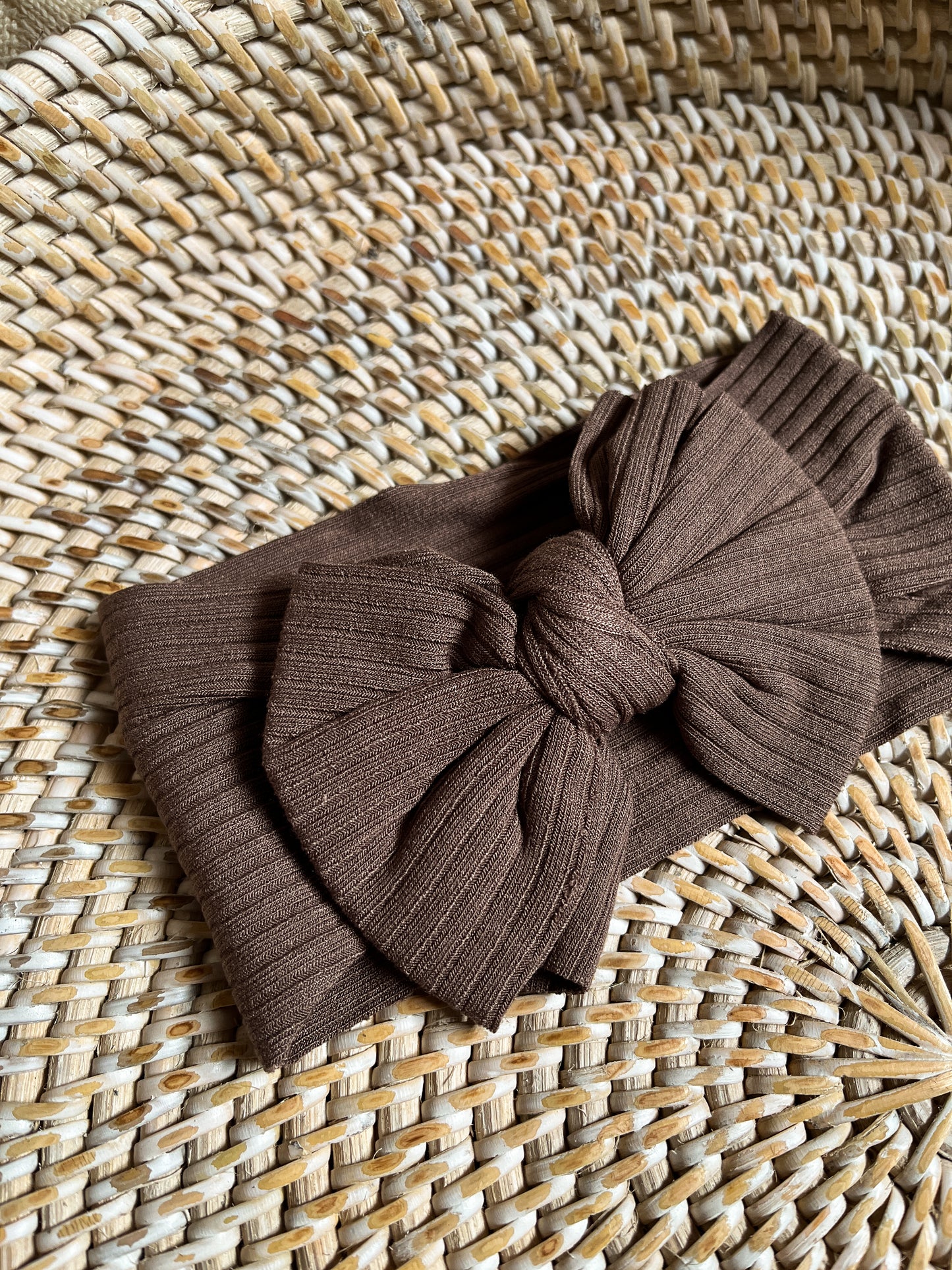 Ribbed Bow Headband in Cocoa